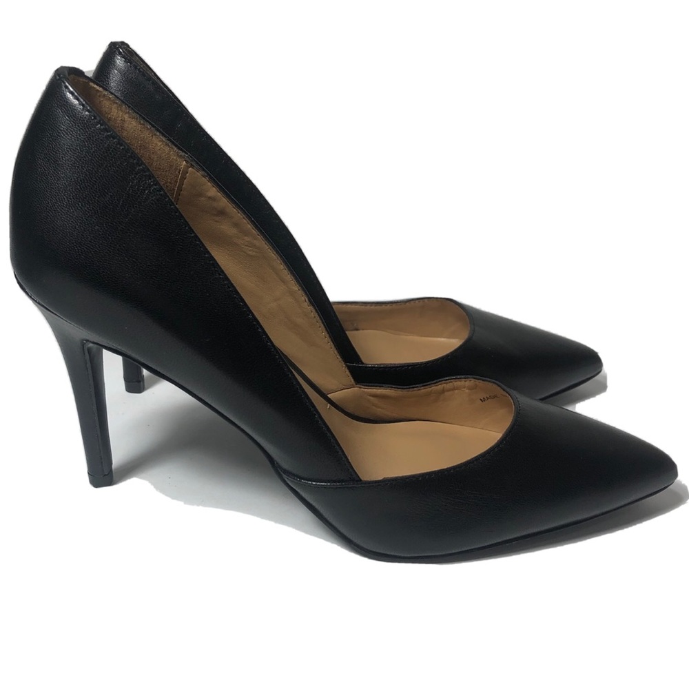 Banana Republic leather black point toe heels. Size 8.
